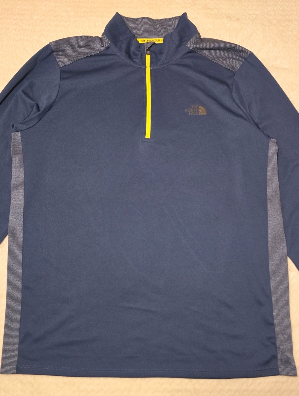 The North Face Men's Large Blue 1/4 Zip Long Sleeve Performance Pullover